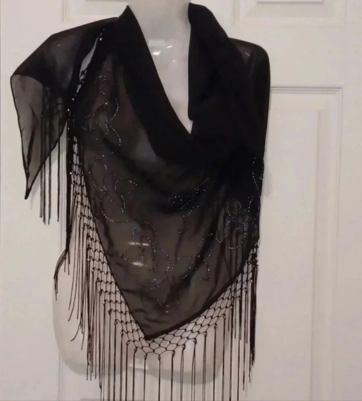 💙🏍black Triangle Shawl - Picture 7 of 7